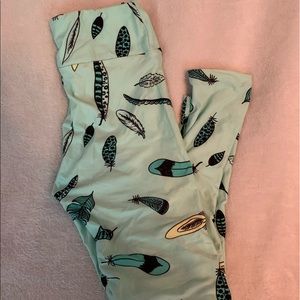 LuLaRoe one size feather leggings! Like new!
